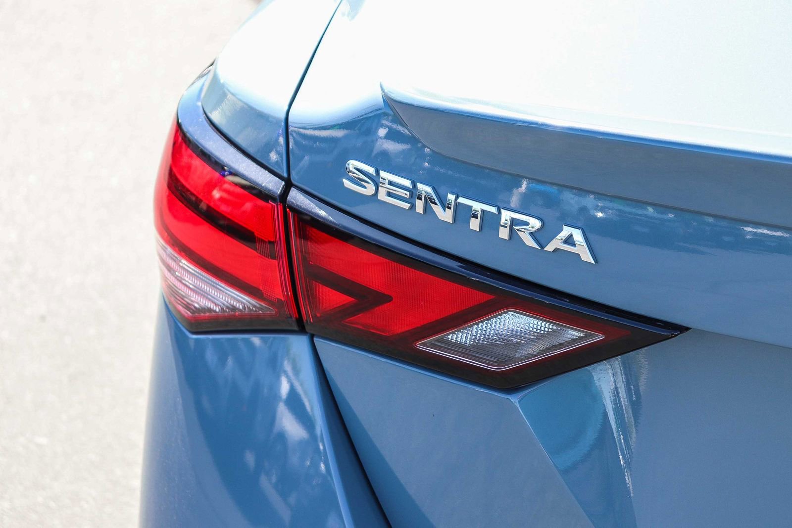 Used 2024 Nissan Sentra SR w/ SR Premium Package FWD image 7