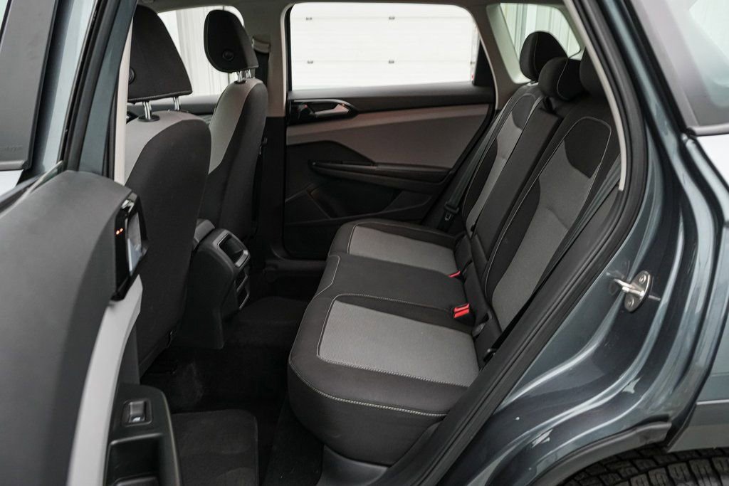 Used 2024 Volkswagen Taos S image 18