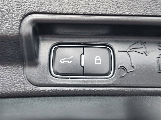 Certified 2022 Ford Explorer XLT w/ Equipment Group 202A image 34