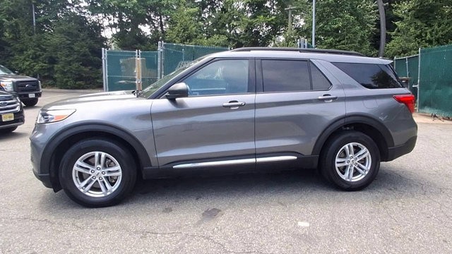 Certified 2023 Ford Explorer XLT w/ Class IV Trailer Tow Package AWD/4WD image 4