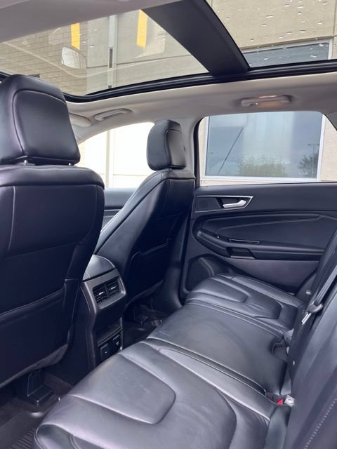 Certified 2020 Ford Edge Titanium w/ Class II Trailer Tow Package AWD/4WD image 5