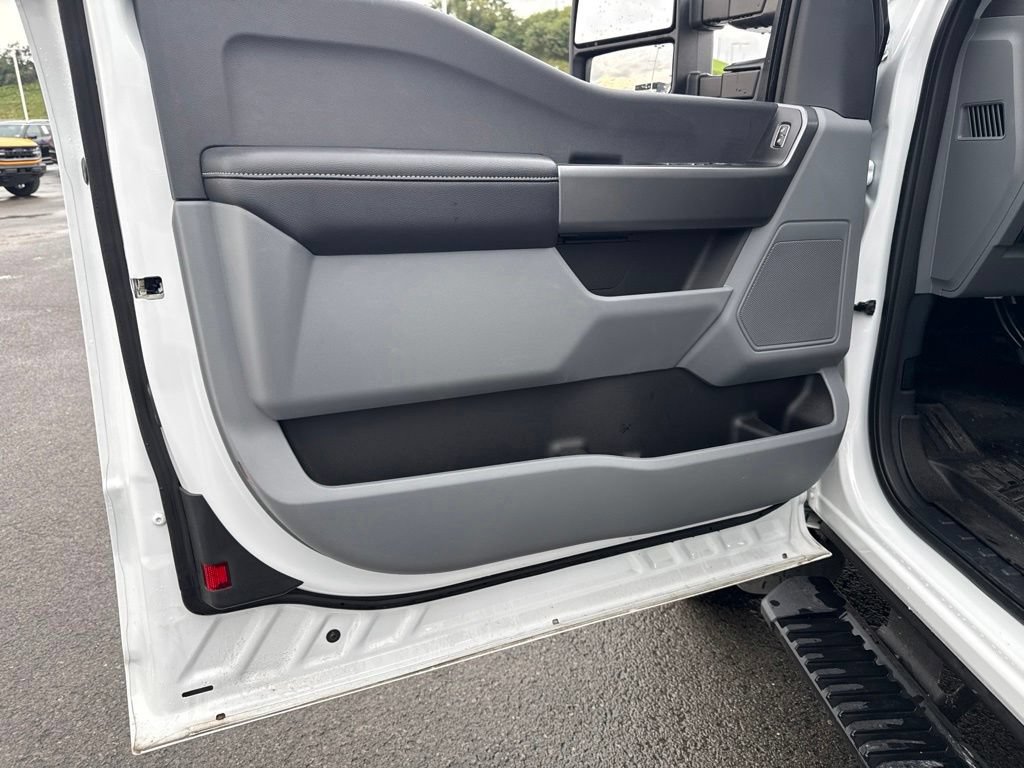 Certified 2025 Ford F350 XL w/ STX Appearance Package AWD/4WD image 14