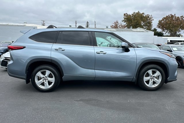 Used 2020 Toyota Highlander LE image 6