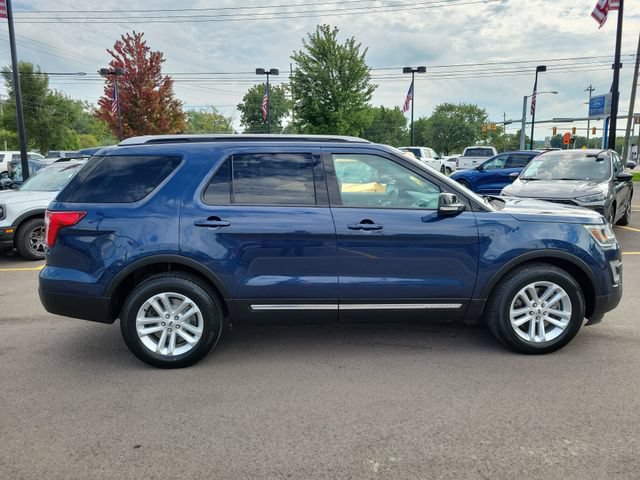 Certified 2017 Ford Explorer XLT w/ Equipment Group 202A FWD image 8