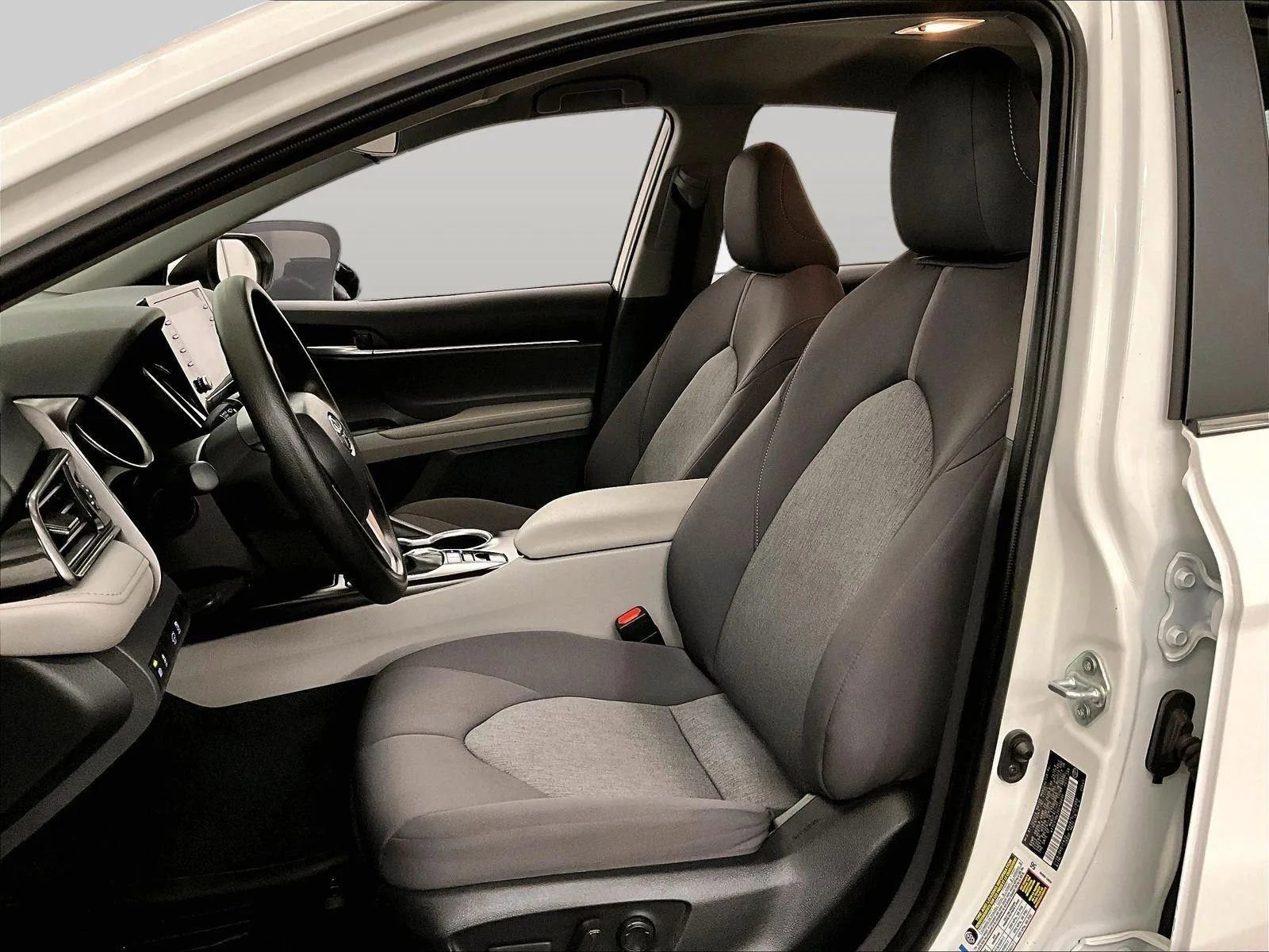 Used 2024 Toyota Camry LE image 24