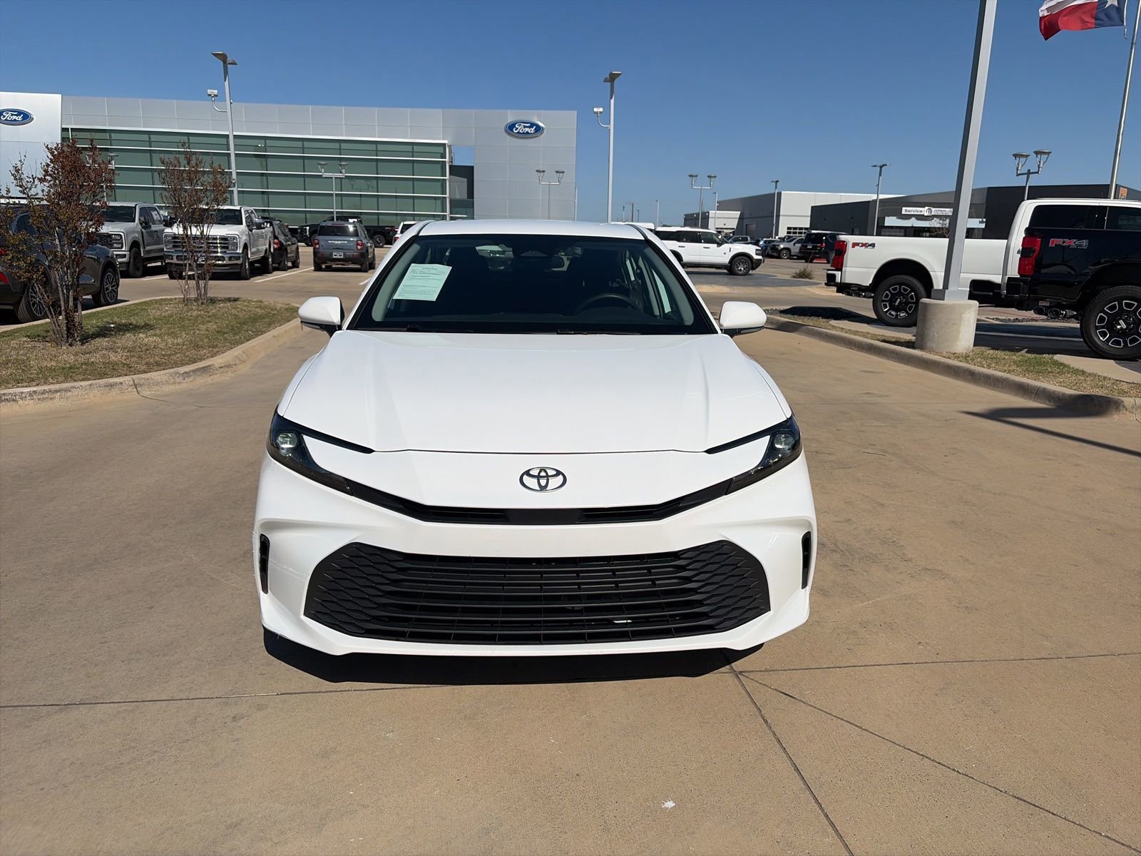 Used 2025 Toyota Camry LE image 9