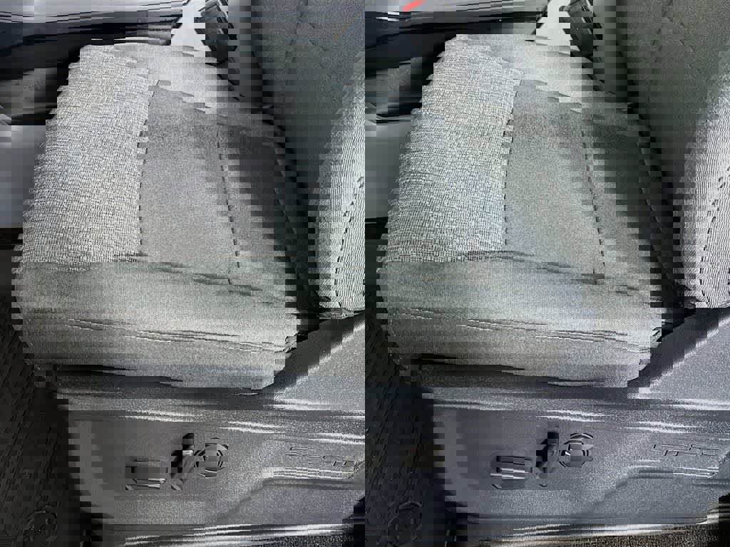 Certified 2022 Ford F150 XLT w/ Equipment Group 302A High image 31