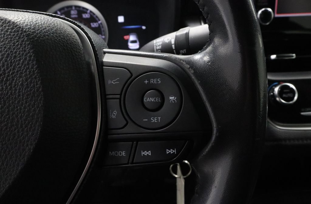 Used 2020 Toyota Corolla SE FWD image 27