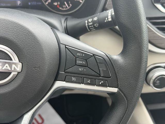 Used 2025 Nissan Altima 2.5 SV FWD image 15