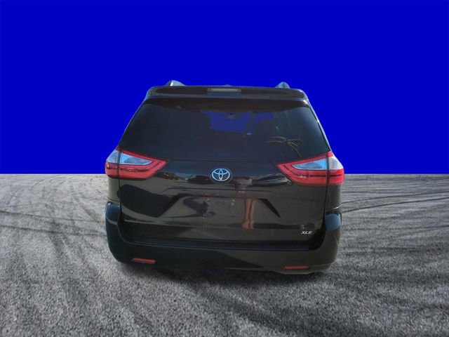 Used 2017 Toyota Sienna XLE FWD image 5