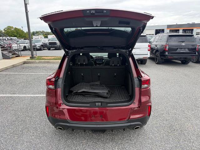 Used 2023 Chevrolet TrailBlazer RS w/ Sun and Liftgate Package FWD image 7