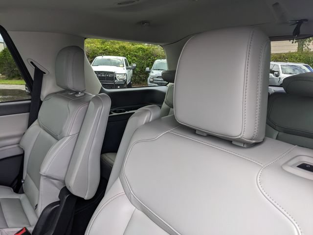 Certified 2025 Ford Expedition Active AWD/4WD image 21