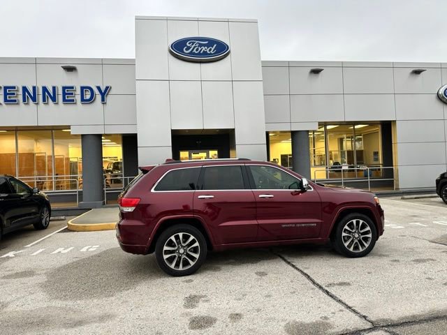 Used 2017 Jeep Grand Cherokee Overland w/ Jeep Active Safety Group image 17