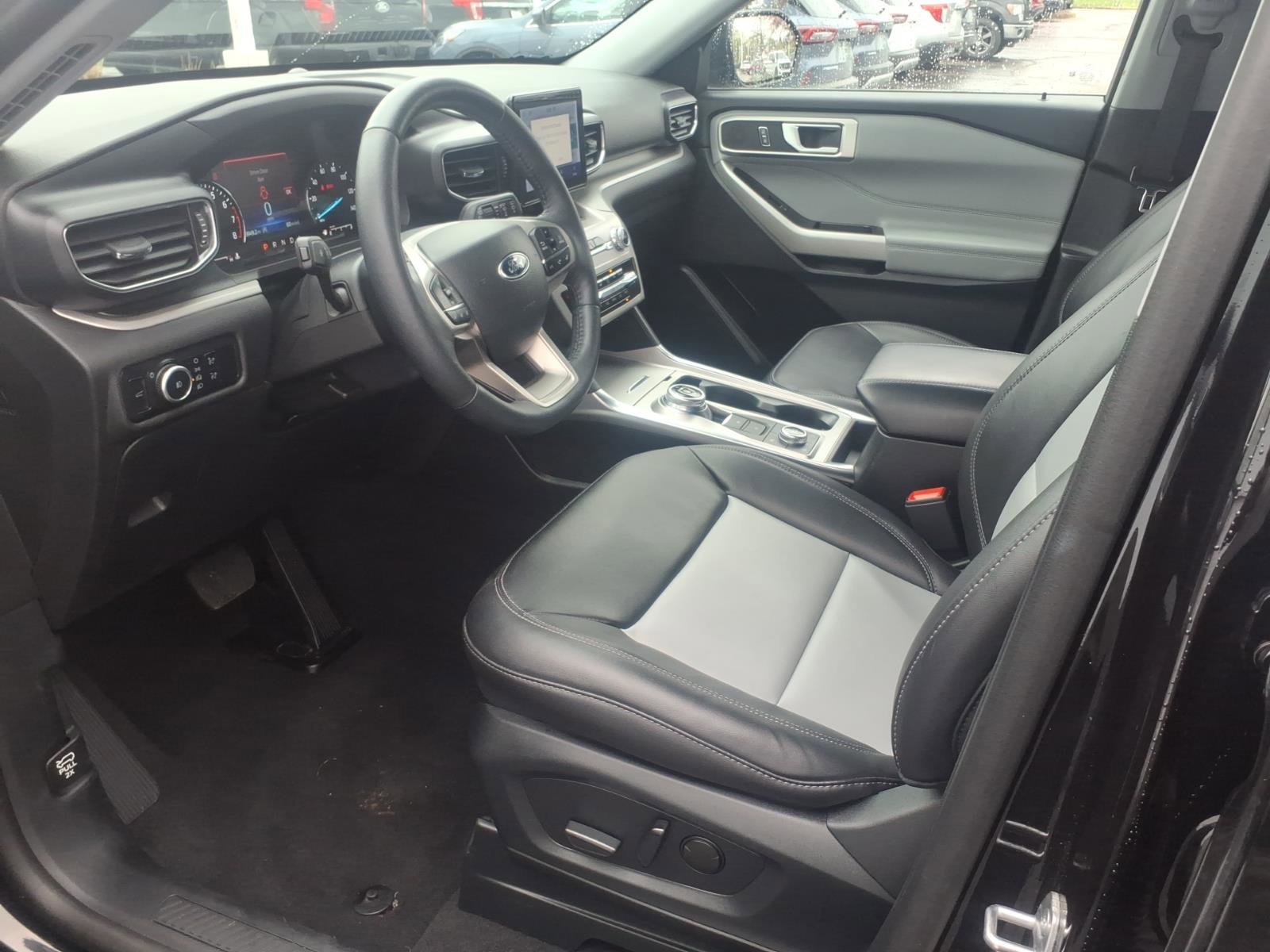Certified 2024 Ford Explorer XLT w/ Equipment Group 202A AWD/4WD image 13