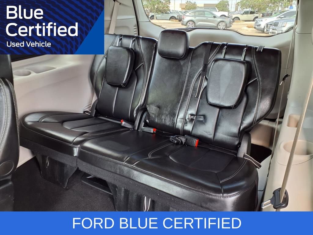 Used 2024 Chrysler Pacifica Touring-L image 28