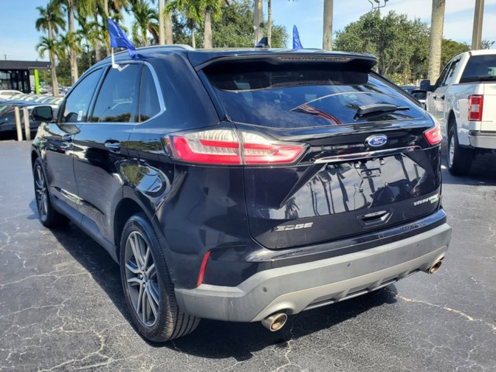 Certified 2019 Ford Edge Titanium image 5