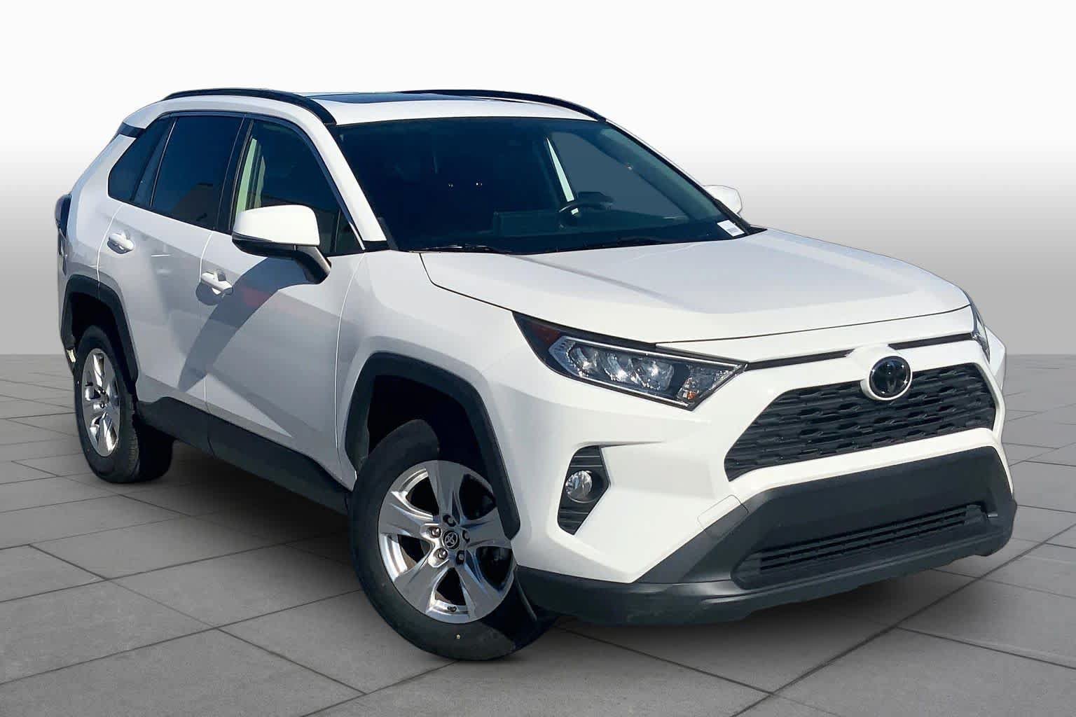 Used 2021 Toyota RAV4 XLE w/ Convenience Package AWD/4WD image 3