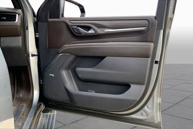Used 2024 GMC Yukon XL Denali AWD/4WD image 23