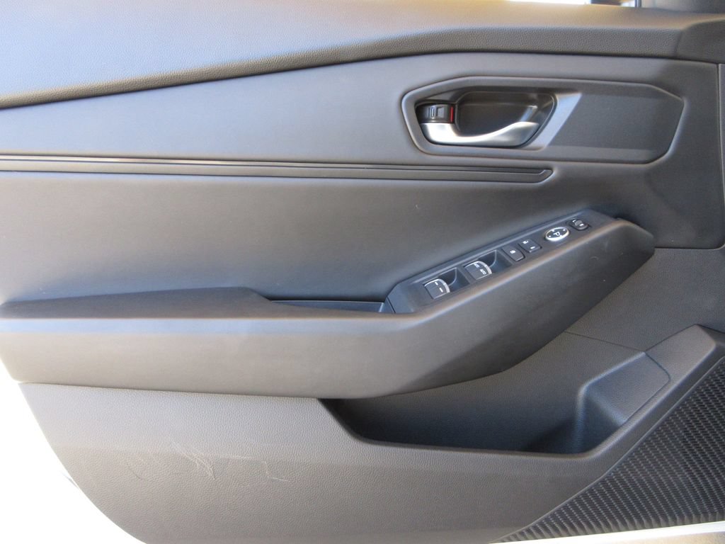 Used 2023 Honda Accord EX image 9