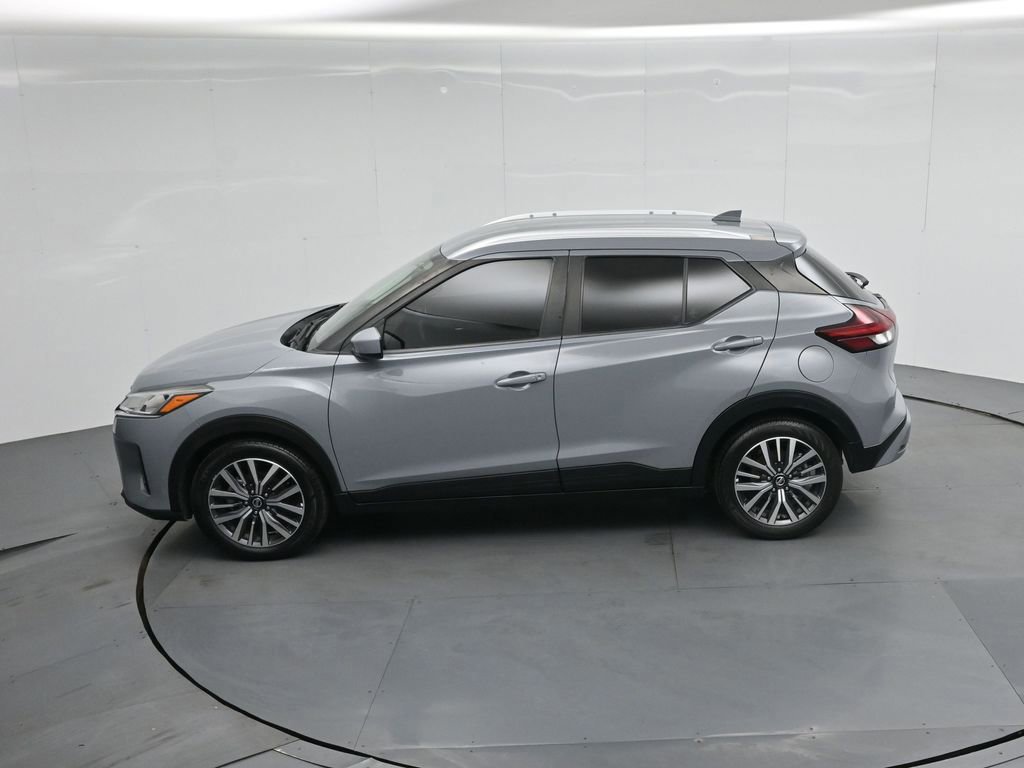 Used 2021 Nissan Kicks SV image 24