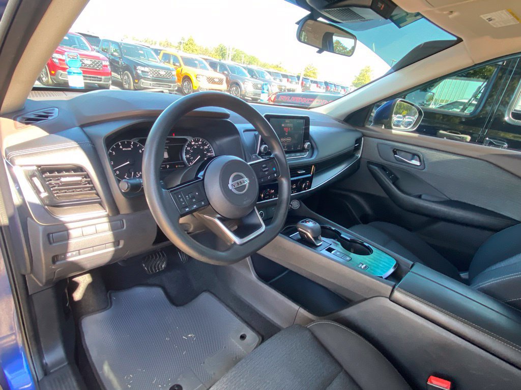 Used 2021 Nissan Rogue SV FWD image 9