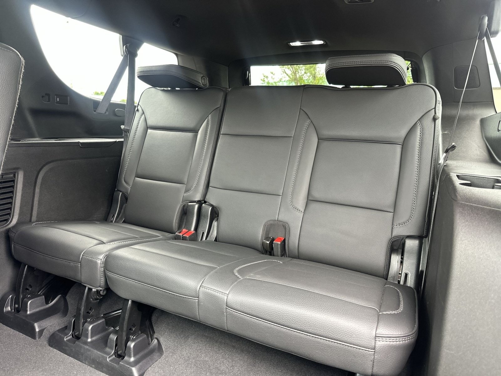 Used 2024 GMC Yukon XL Denali AWD/4WD image 27