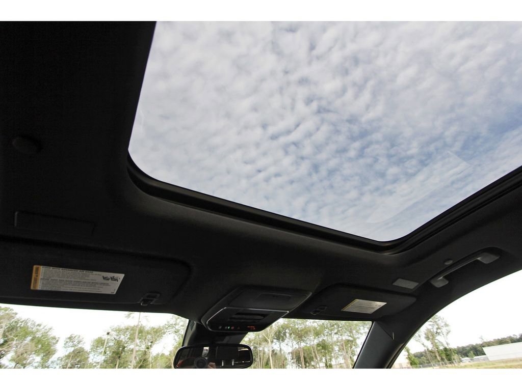 Used 2025 GMC Acadia Denali FWD image 28