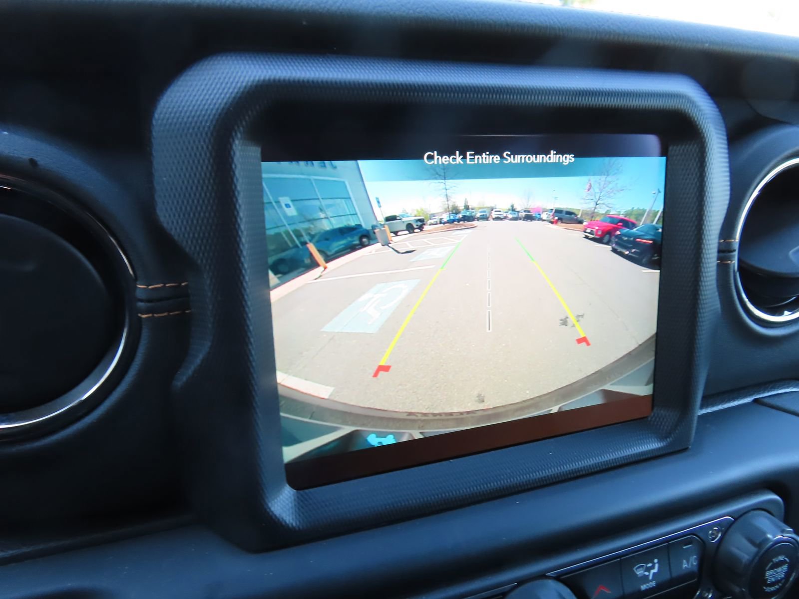 Used 2023 Jeep Wrangler Unlimited Sahara image 26