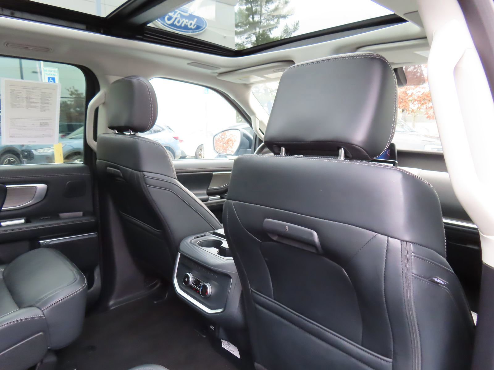 Certified 2025 Ford Expedition Max Platinum w/ Driver's Package image 36