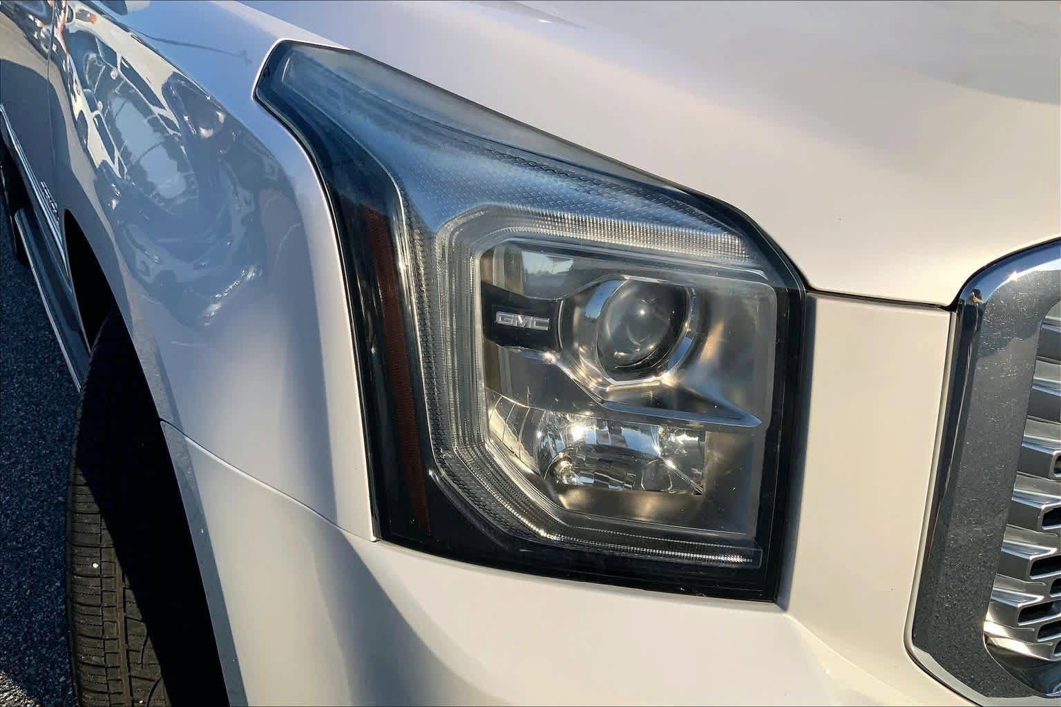 Used 2017 GMC Yukon Denali w/ Open Road Package AWD/4WD image 26