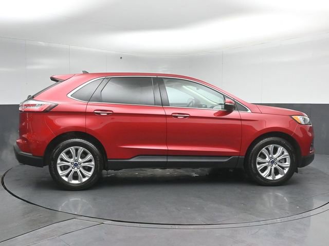 Certified 2022 Ford Edge Titanium w/ Class II Trailer Tow Package image 16