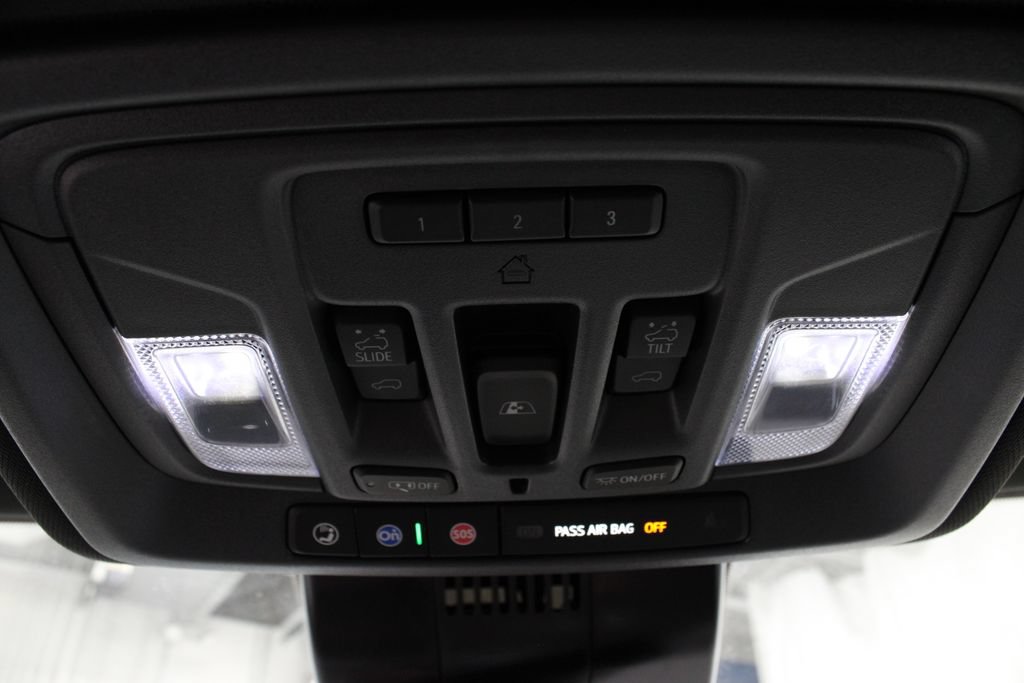 Used 2025 Chevrolet Silverado 1500 High Country w/ High Country Premium Package AWD/4WD image 37