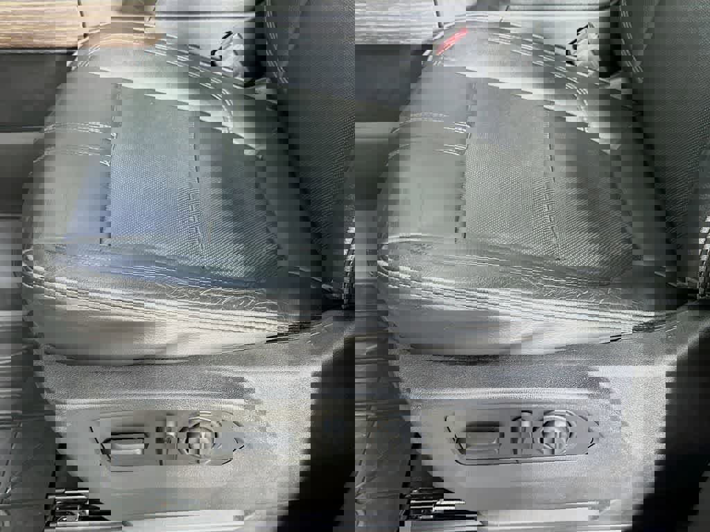 Used 2019 Chevrolet Silverado 1500 High Country w/ Technology Package image 30