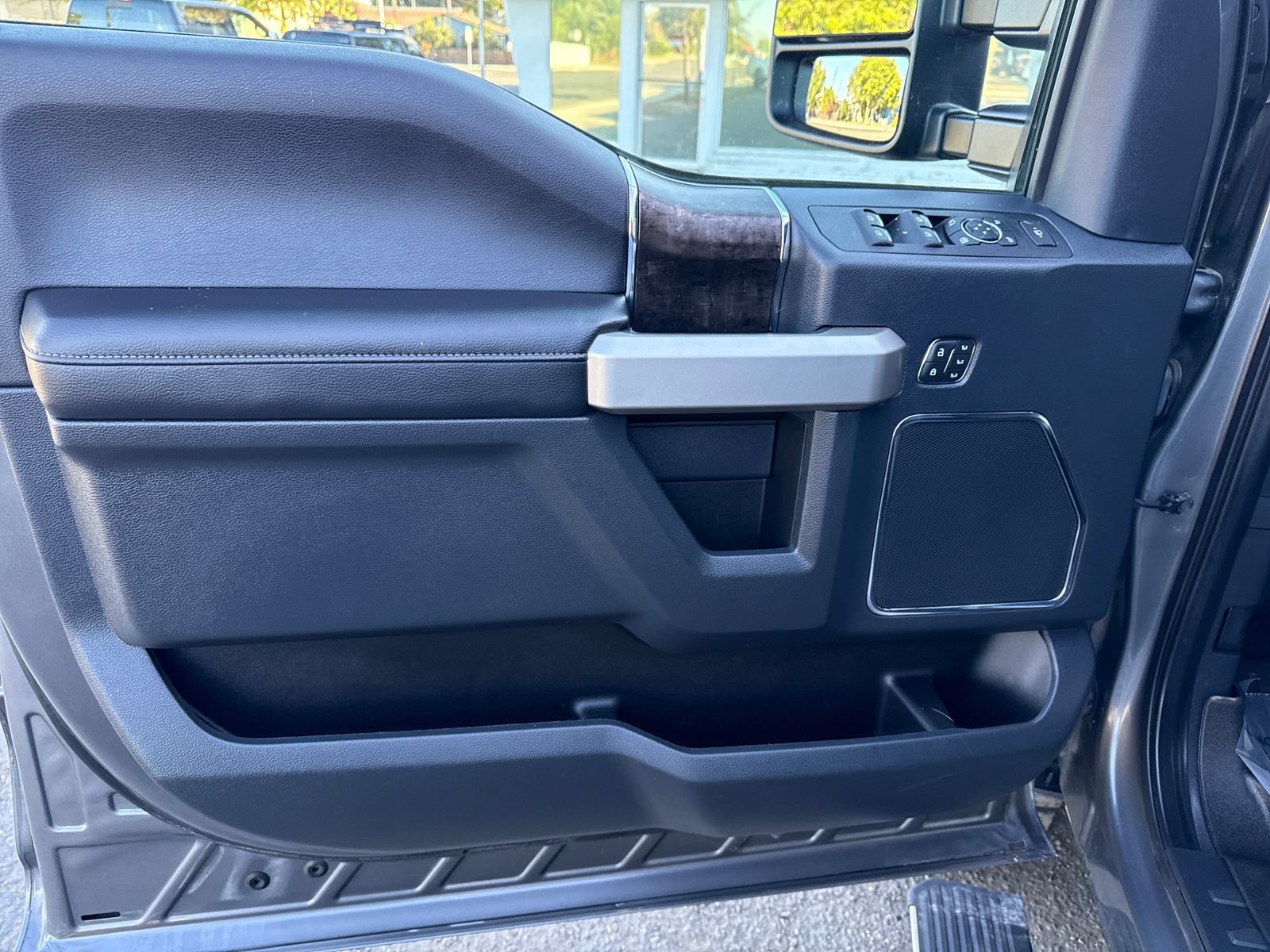Certified 2022 Ford F250 Lariat w/ Lariat Ultimate Package AWD/4WD image 10