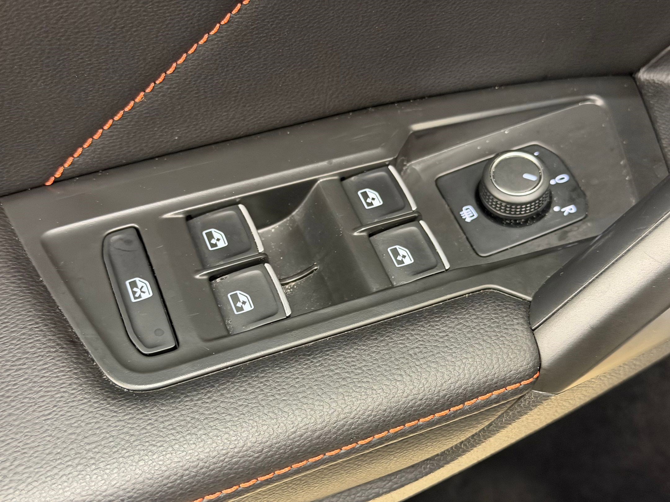 Used 2024 Volkswagen Tiguan Wolfsburg Edition image 22