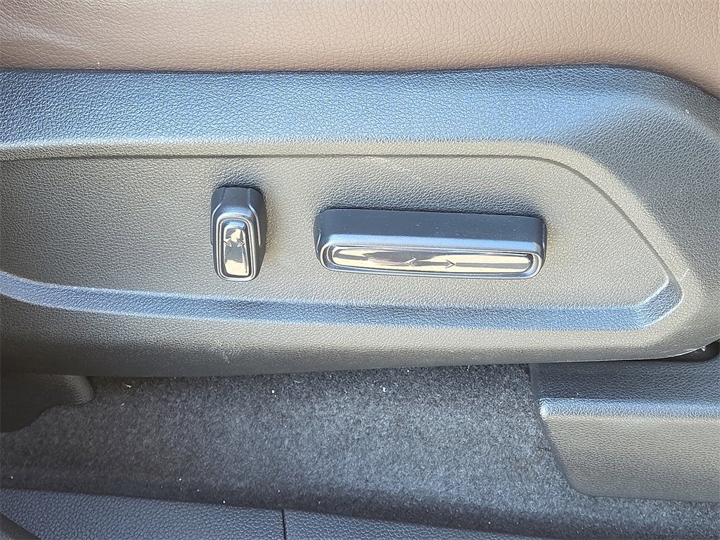 Used 2025 Honda Pilot Elite image 13