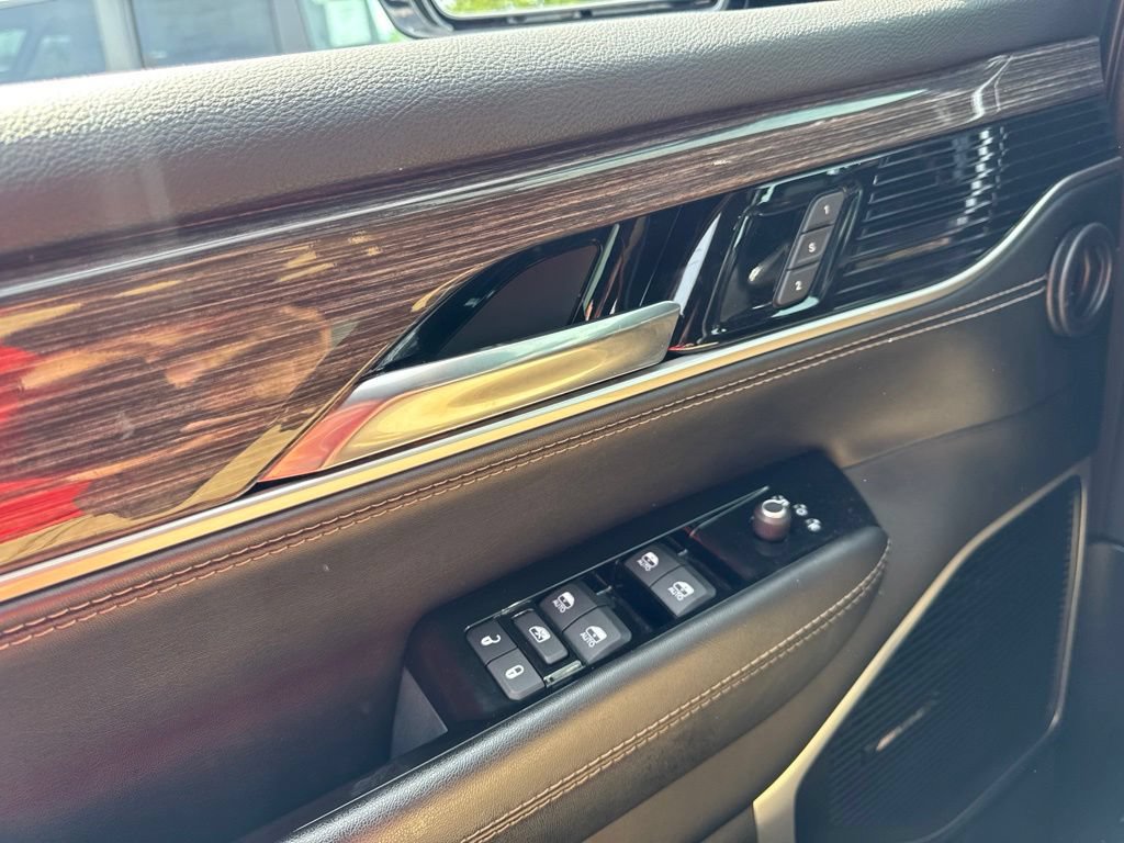 Used 2022 Jeep Wagoneer Series III w/ Convenience Group I AWD/4WD image 27