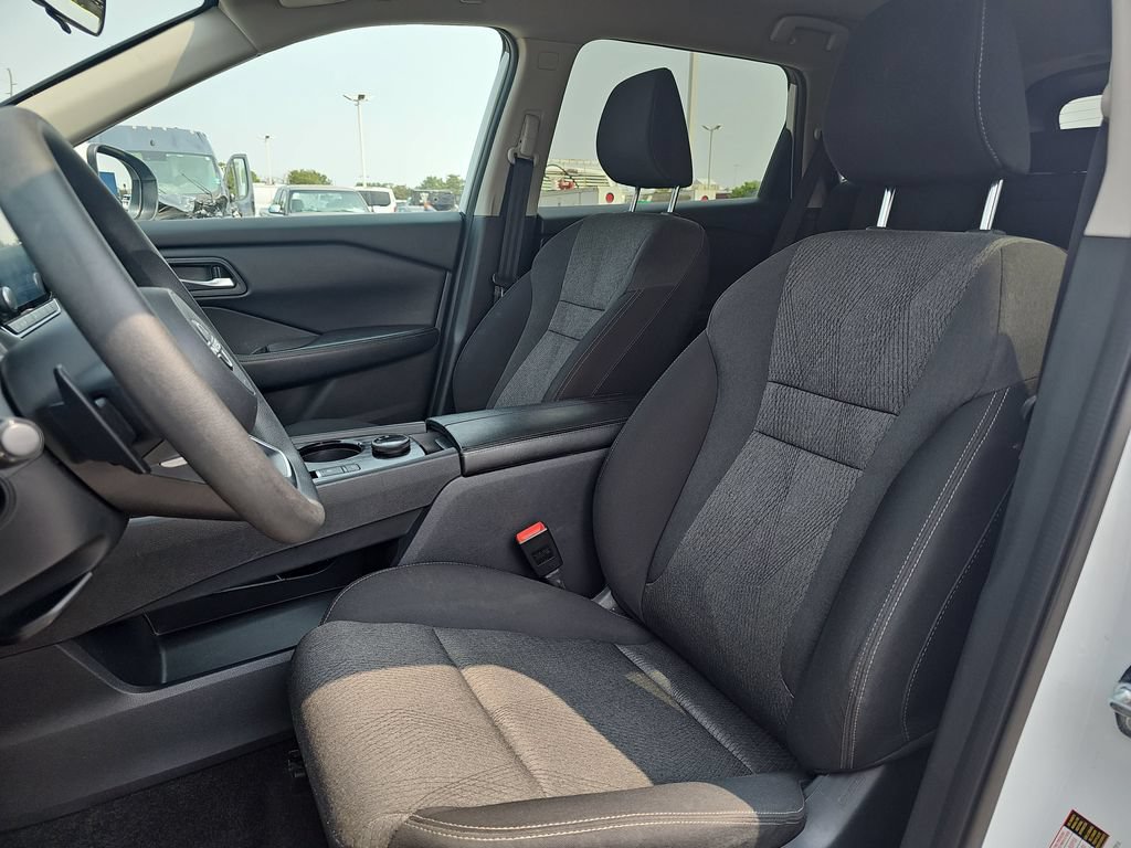Used 2024 Nissan Rogue SV AWD/4WD image 15