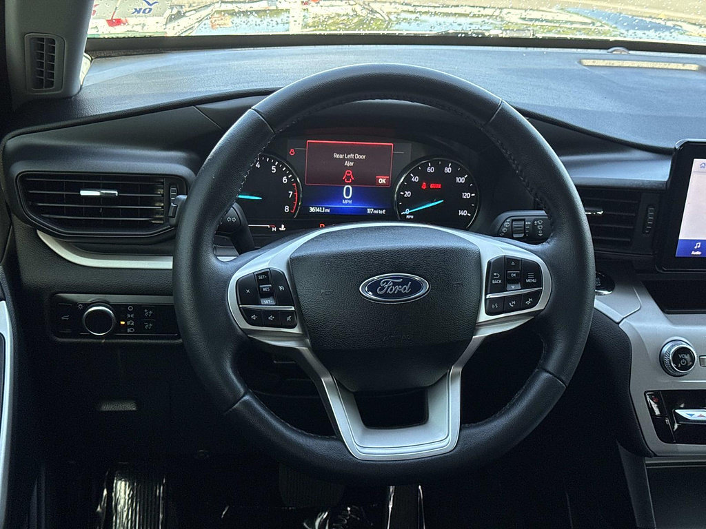 Certified 2023 Ford Explorer XLT RWD image 7