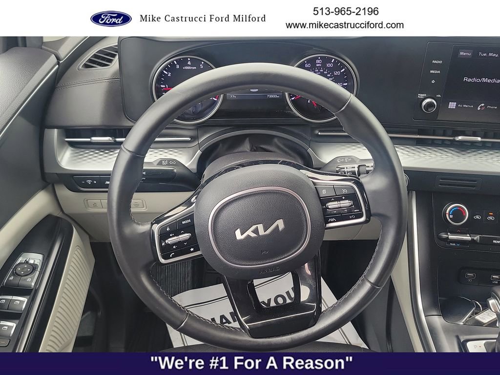 Used 2023 Kia Carnival LX FWD image 11