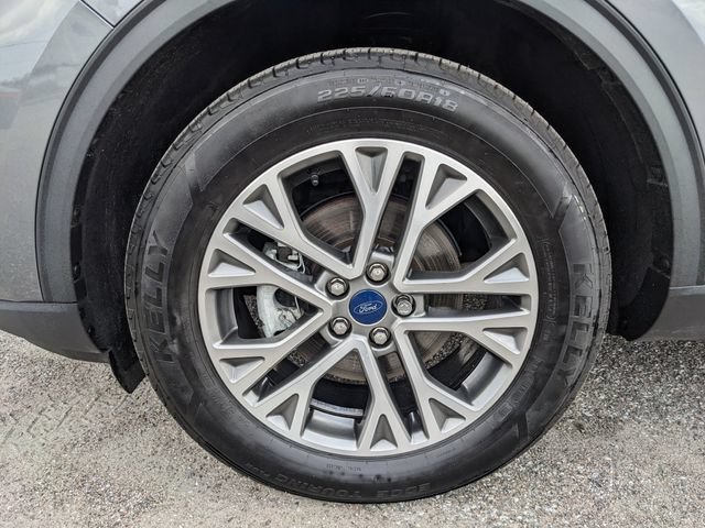 Certified 2022 Ford Escape SEL w/ Technology Package AWD/4WD image 10