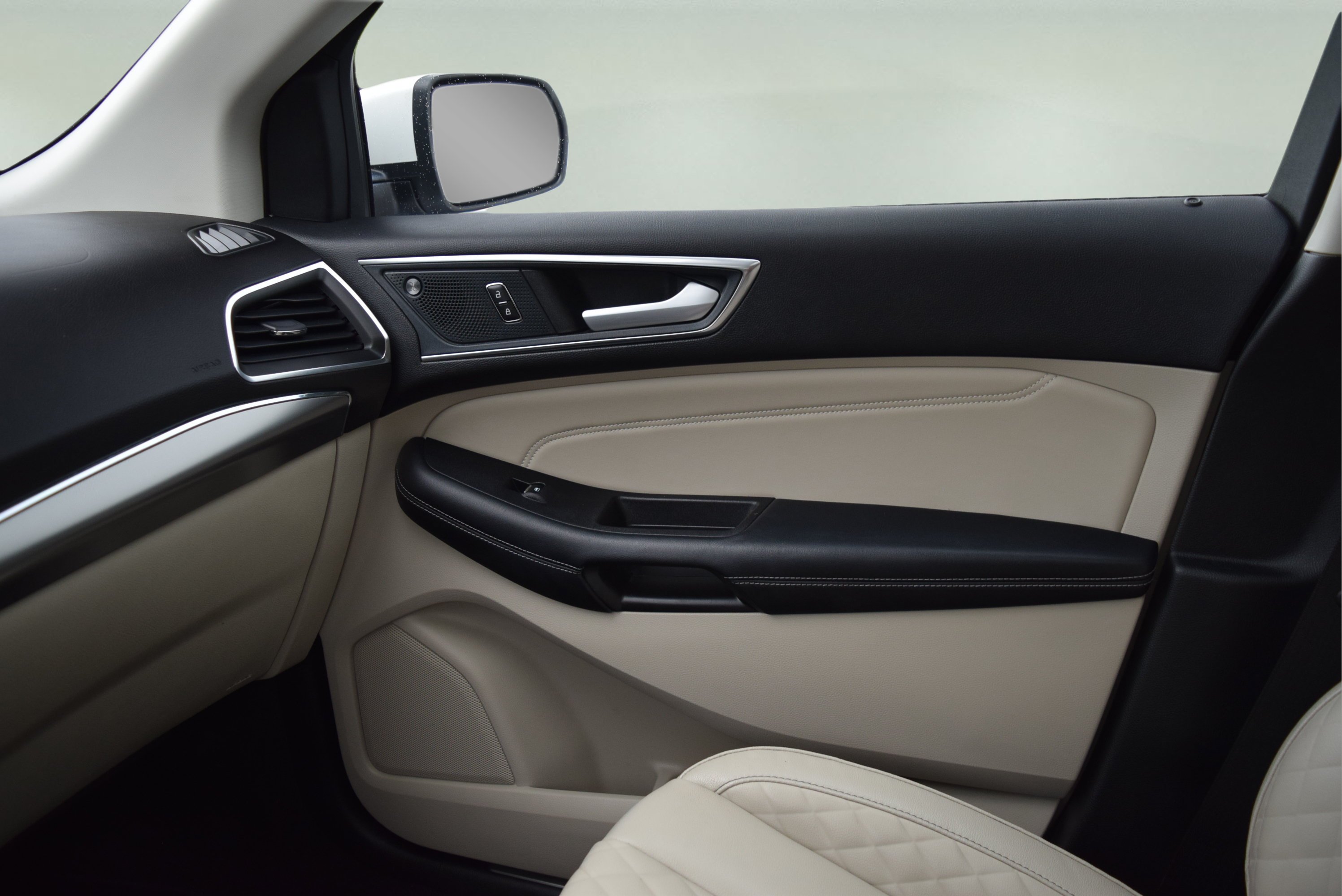 Certified 2024 Ford Edge Titanium AWD/4WD image 19