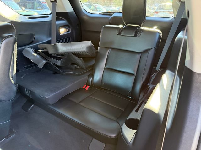 Certified 2022 Ford Explorer XLT w/ Equipment Group 202A image 7