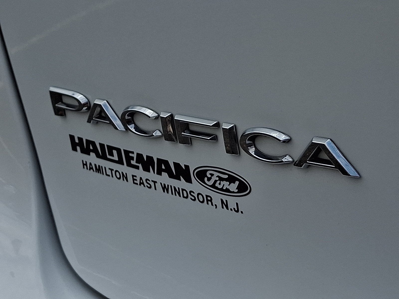 Used 2023 Chrysler Pacifica Touring-L FWD image 29