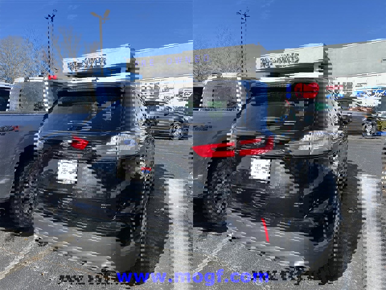 Certified 2023 Ford Edge Titanium image 2