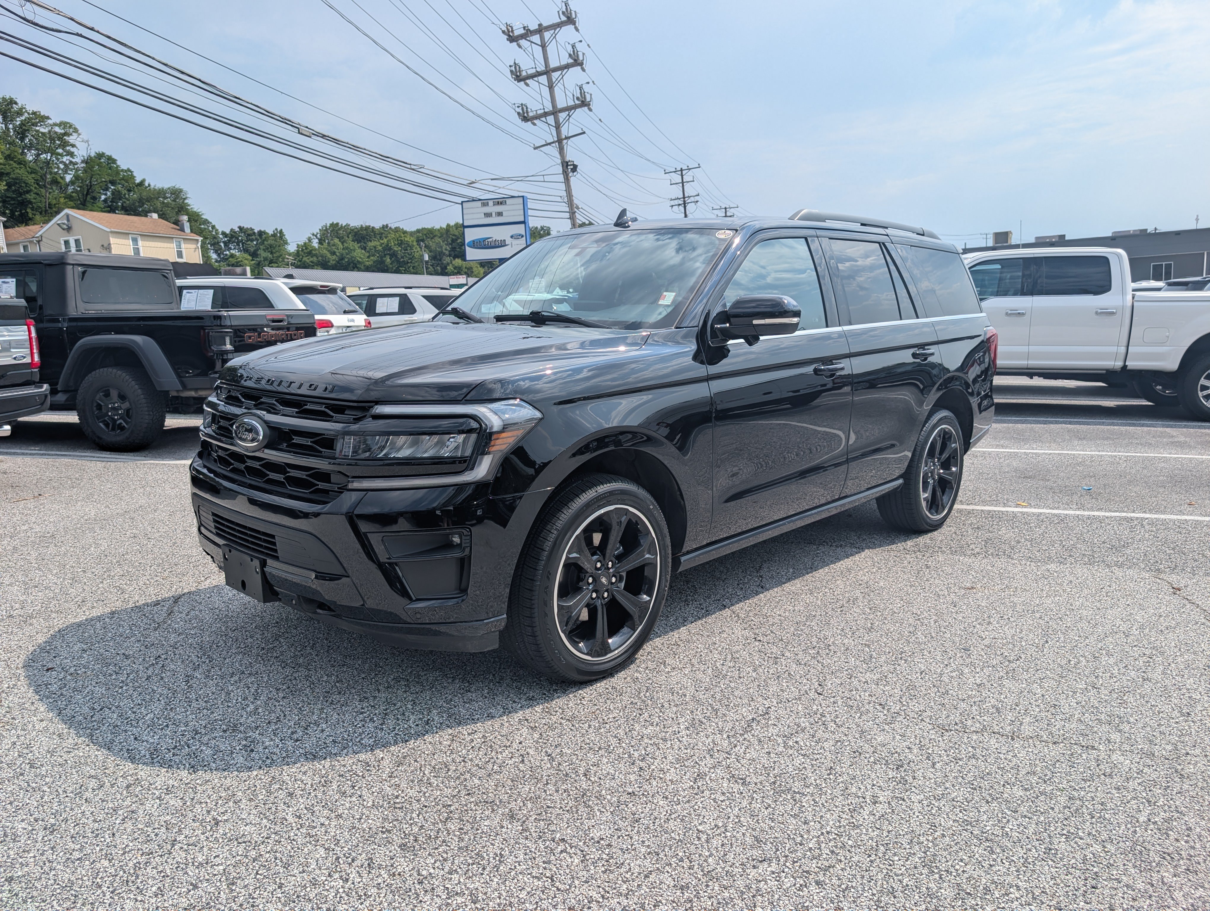 Certified 2023 Ford Expedition Limited AWD/4WD image 2