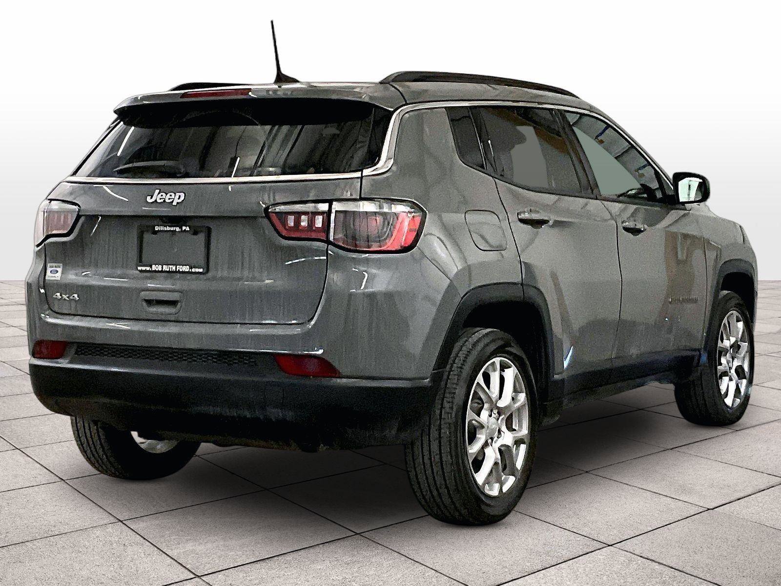 Used 2023 Jeep Compass Latitude AWD/4WD image 11