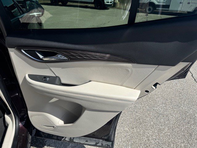 Used 2023 Buick Envision Avenir image 34
