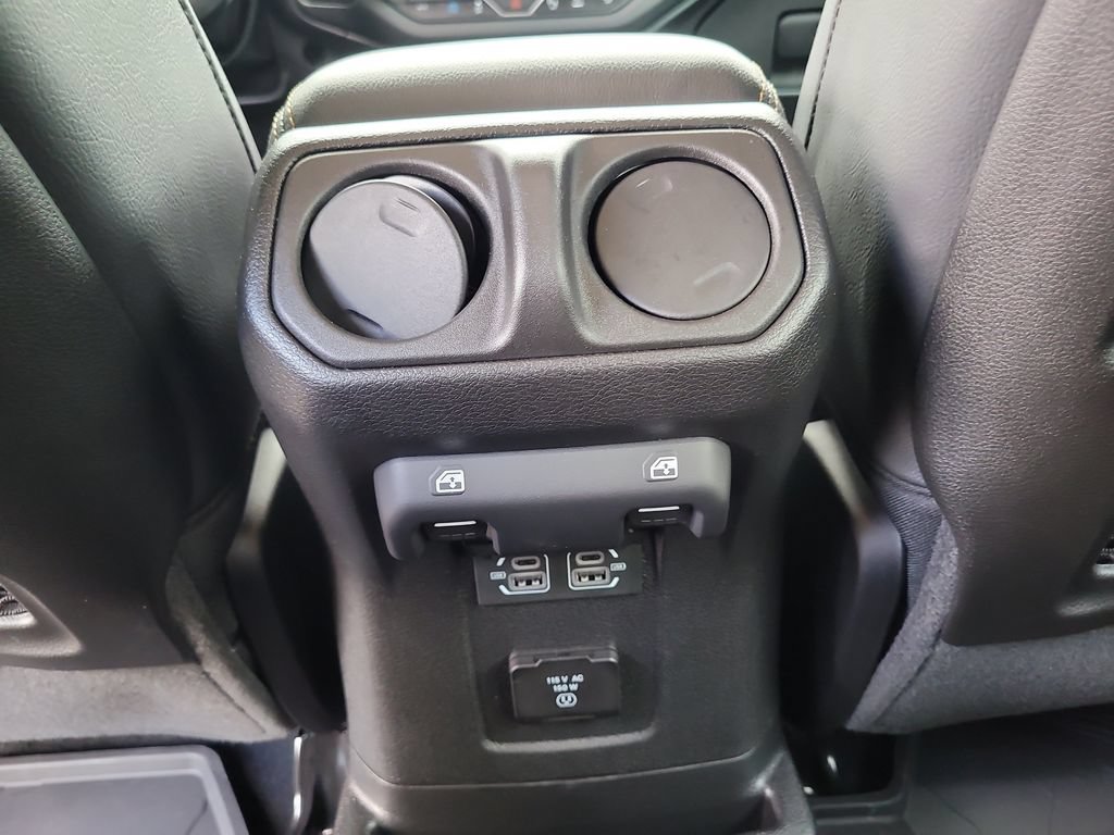 Used 2024 Jeep Wrangler Unlimited Sahara w/ Technology Group AWD/4WD image 13