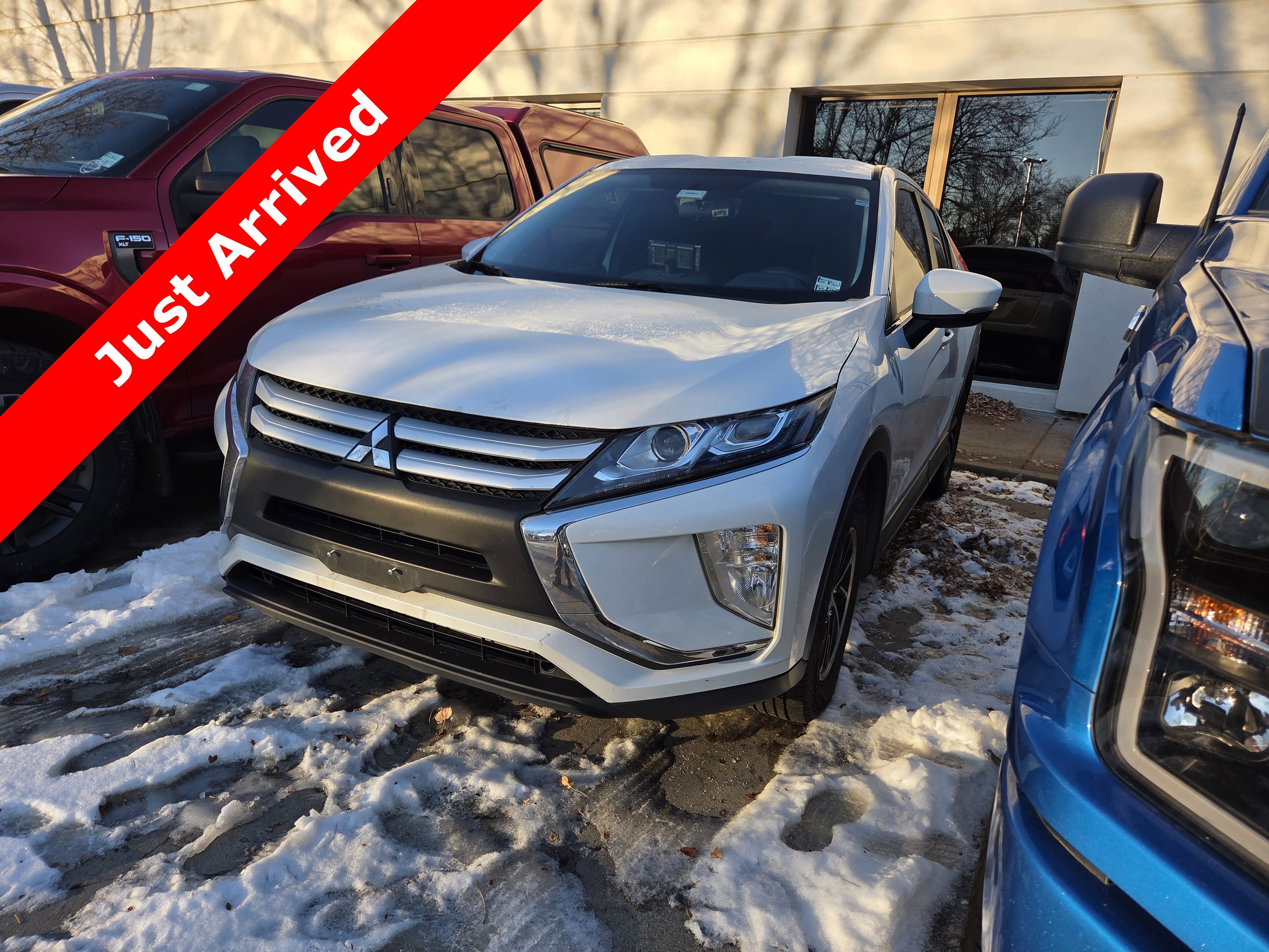 Used 2020 Mitsubishi Eclipse Cross ES image 1